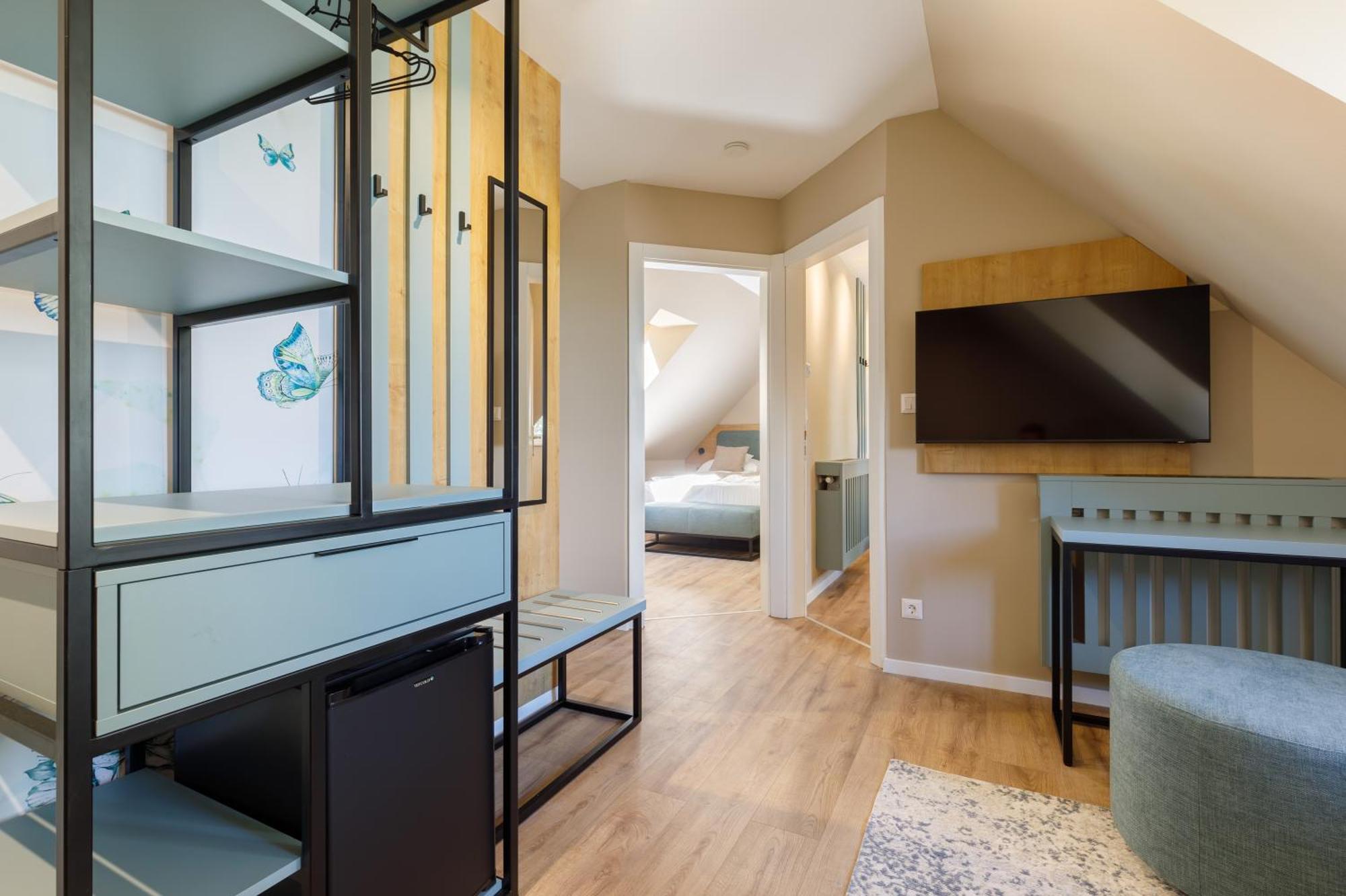 Lepke Apartmanhaz Es Etterem Tihany Exterior photo
